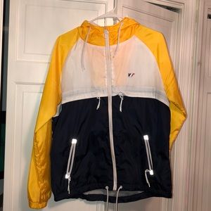 Windbreaker 💛